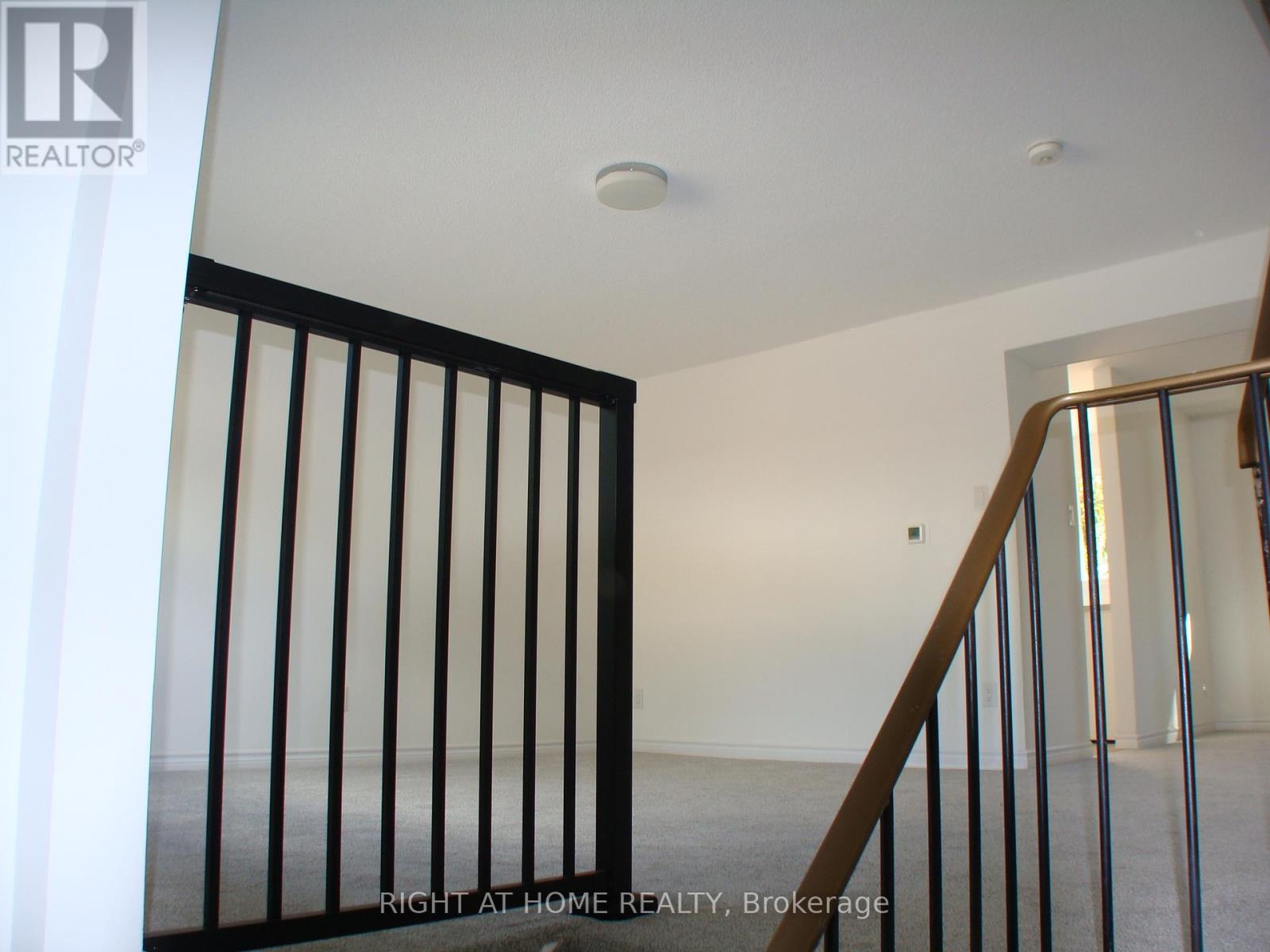 E3 - 63 Ferris Lane, Barrie, Ontario  L4M 5C4 - Photo 7 - S12456865