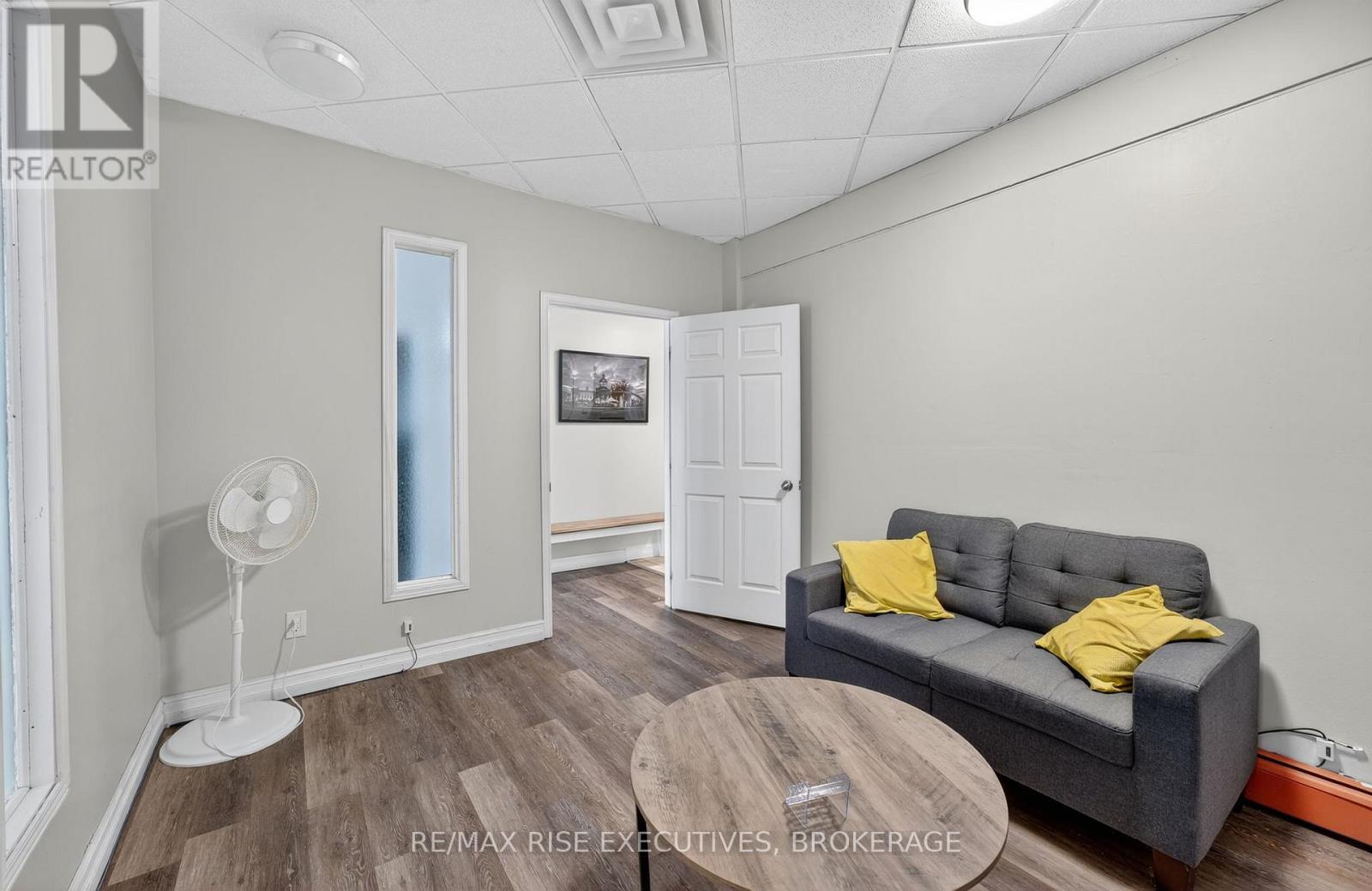 15 Montreal Street, Kingston, Ontario  K7L 3G7 - Photo 9 - X12456901