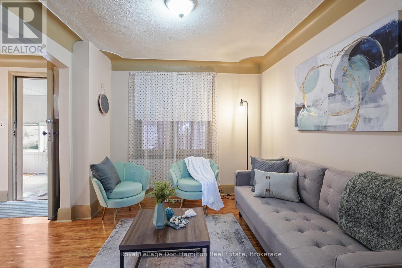 21 Elgin Street, Southwest Middlesex, Ontario  N0L 1A0 - Photo 10 - X12456911