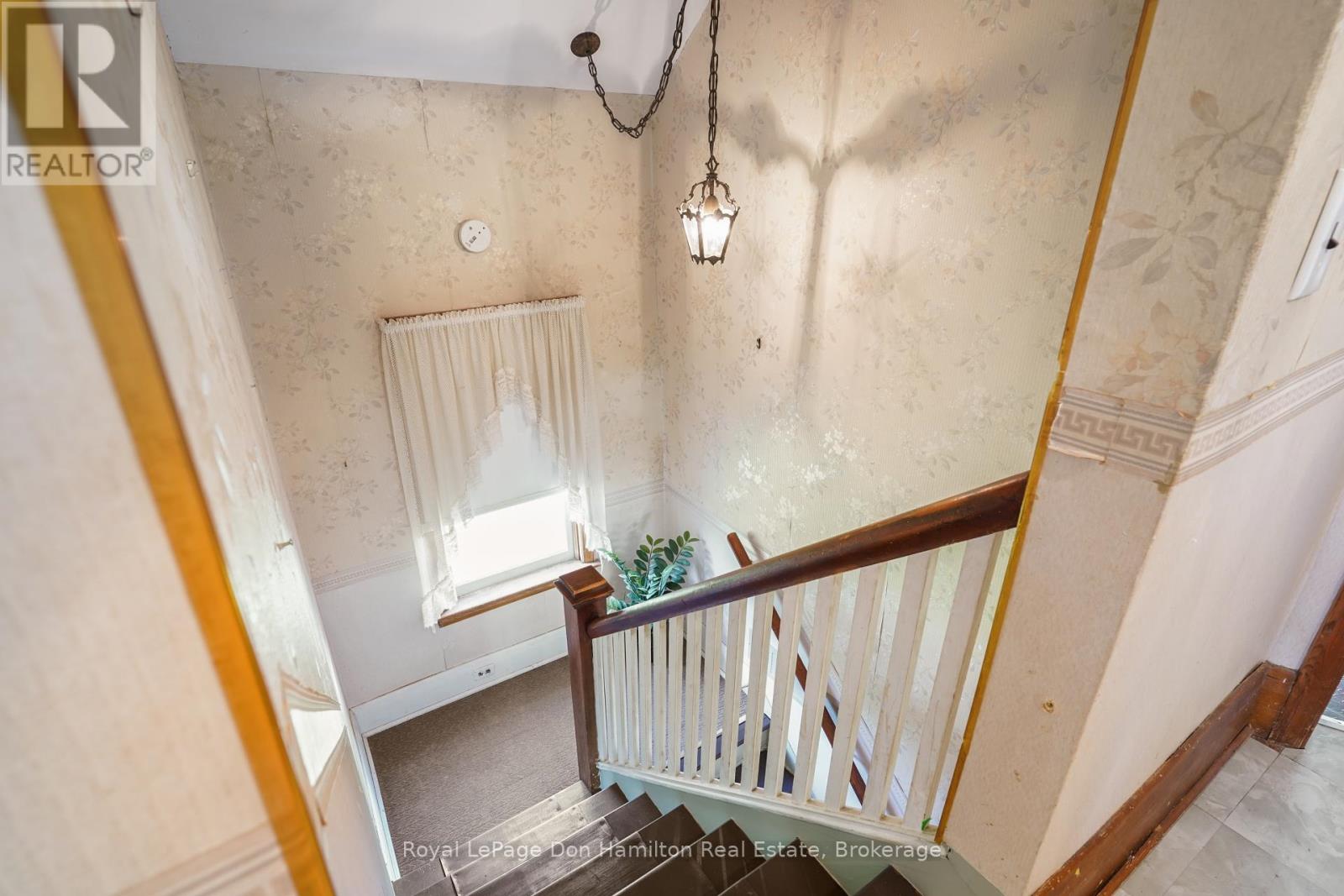 21 Elgin Street, Southwest Middlesex, Ontario  N0L 1A0 - Photo 25 - X12456911