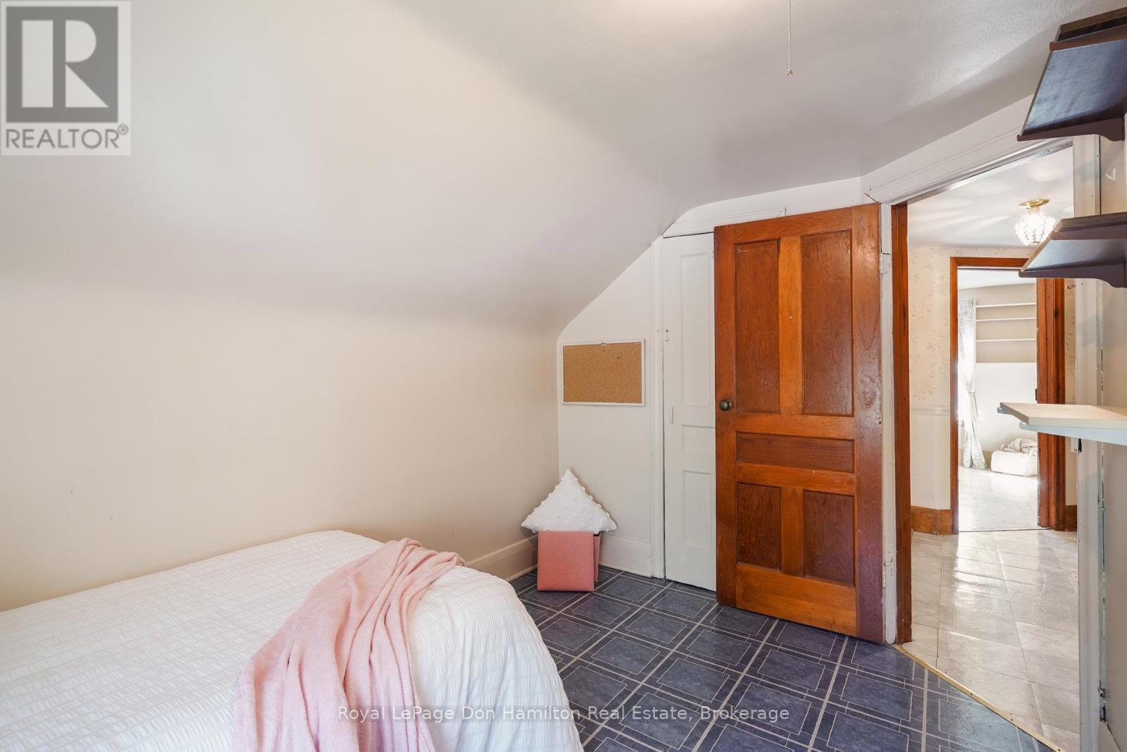 21 Elgin Street, Southwest Middlesex, Ontario  N0L 1A0 - Photo 33 - X12456911