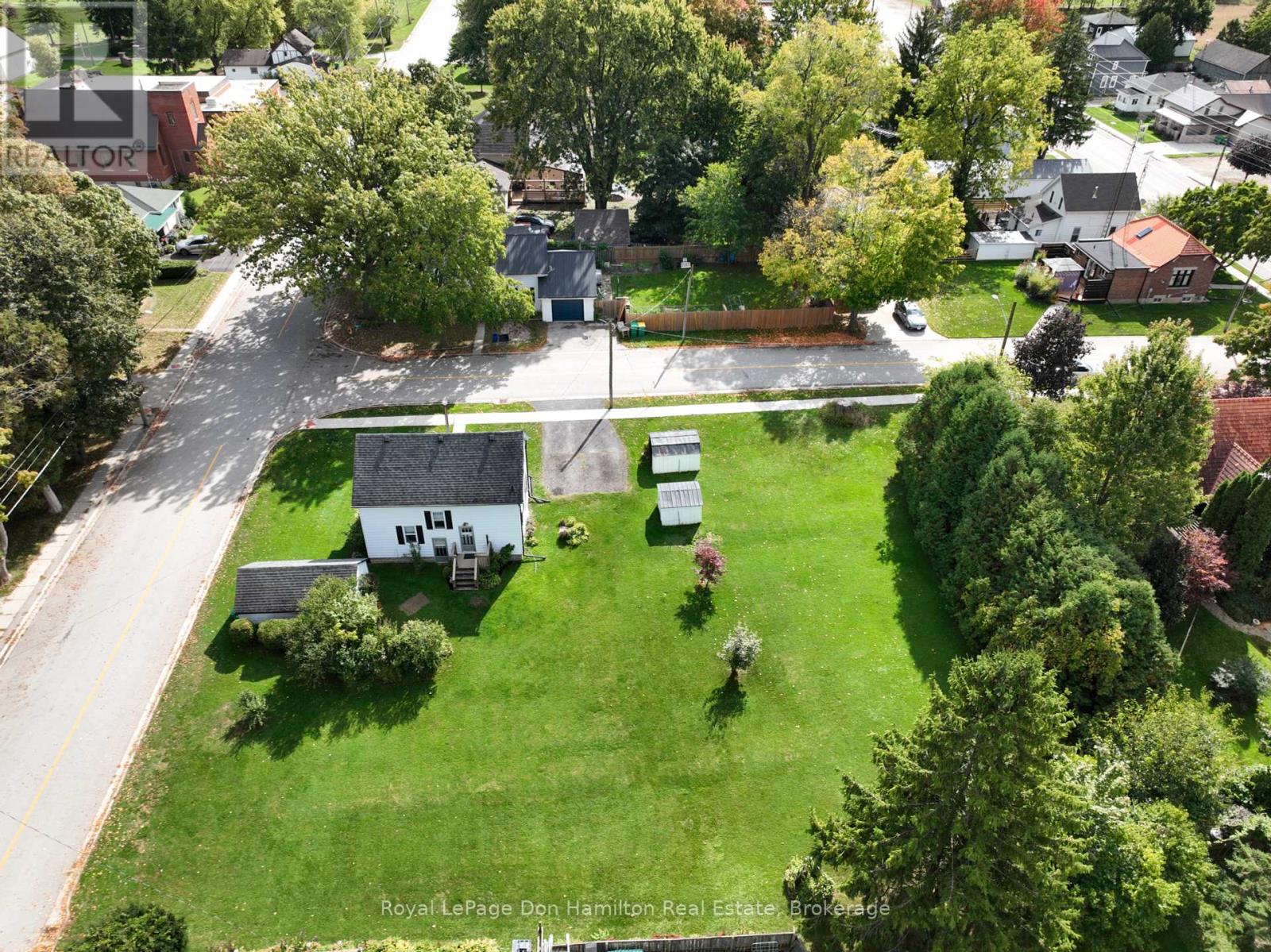 21 Elgin Street, Southwest Middlesex, Ontario  N0L 1A0 - Photo 41 - X12456911