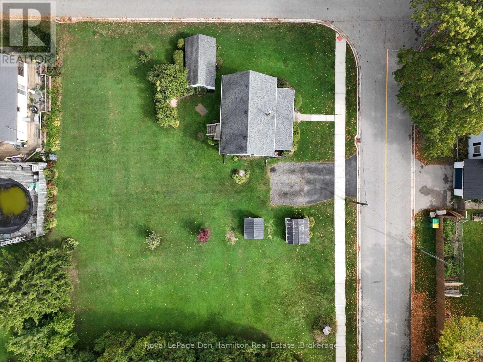 21 Elgin Street, Southwest Middlesex, Ontario  N0L 1A0 - Photo 43 - X12456911