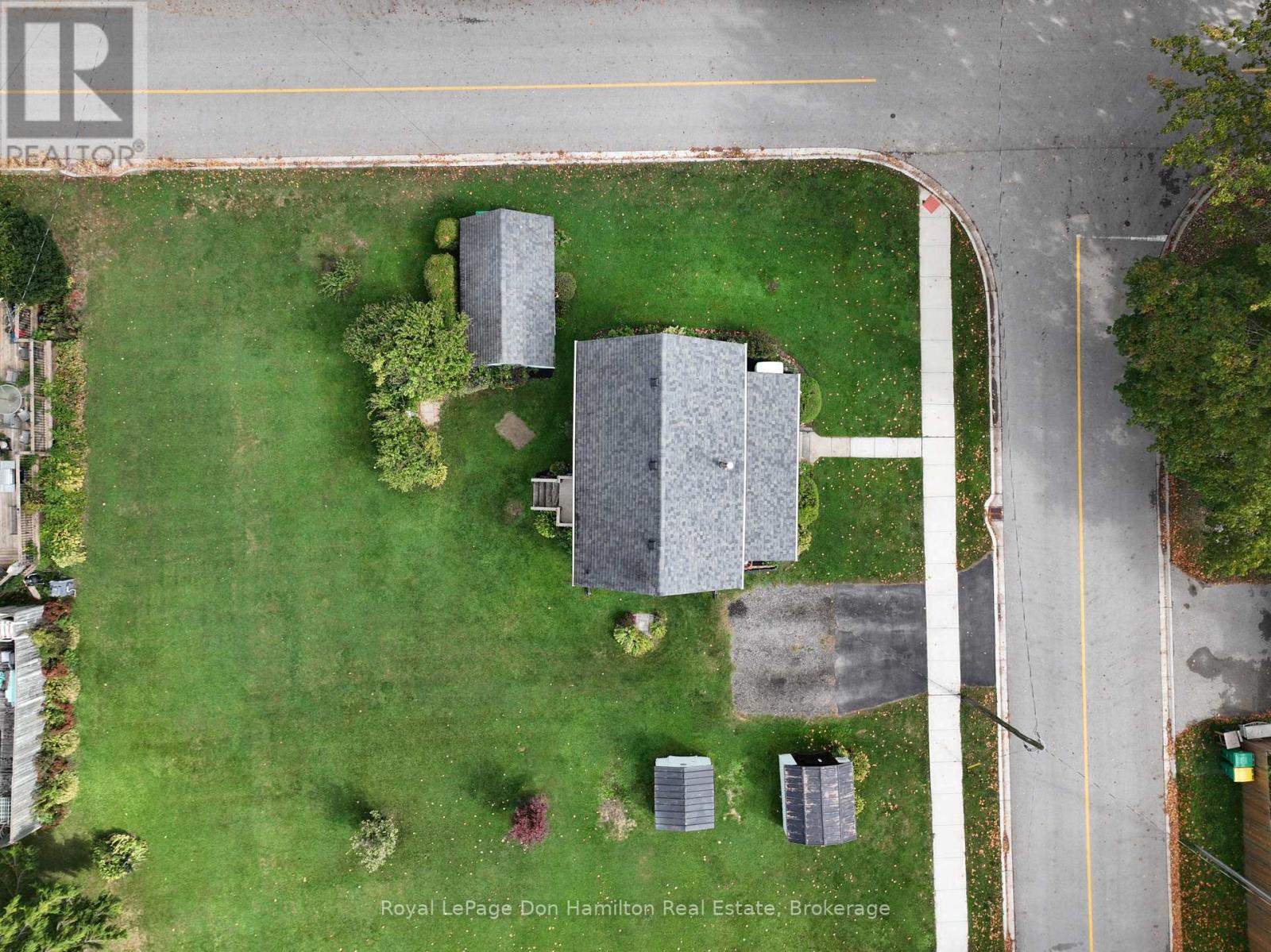 21 Elgin Street, Southwest Middlesex, Ontario  N0L 1A0 - Photo 44 - X12456911