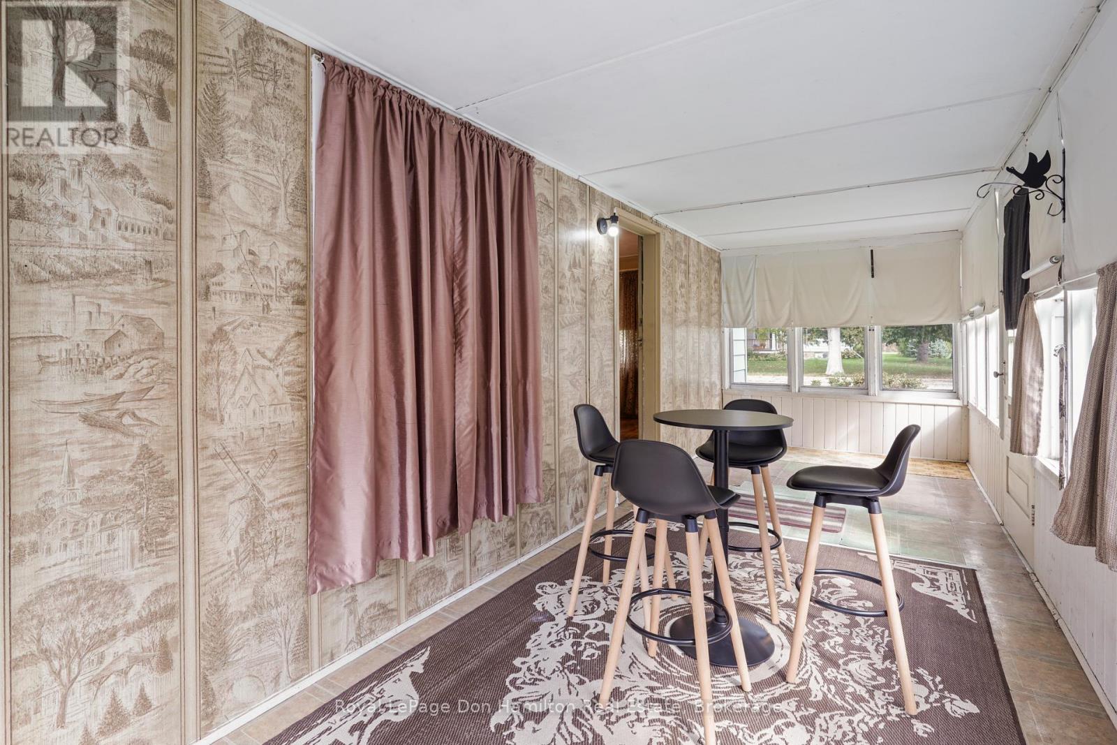 21 Elgin Street, Southwest Middlesex, Ontario  N0L 1A0 - Photo 7 - X12456911