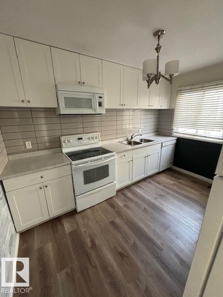 10345 159 St Nw, Edmonton, Alberta  T5P 3A5 - Photo 3 - E4461377