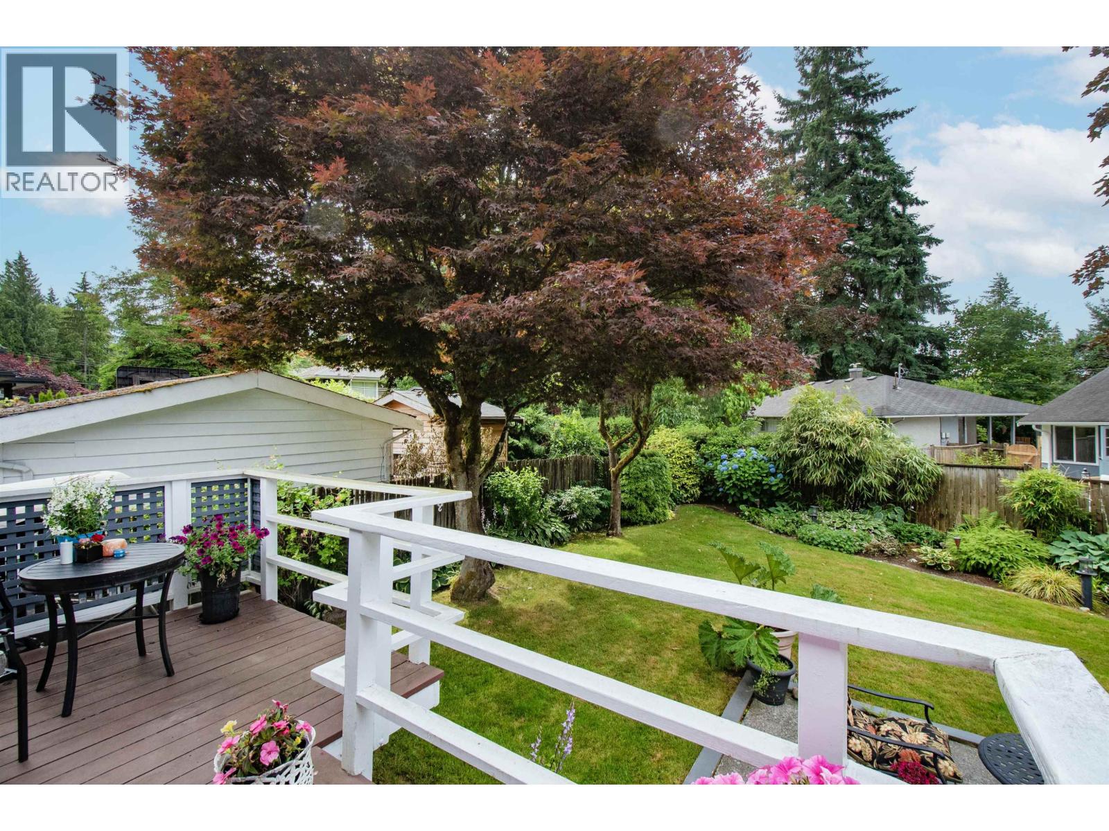 1057 Montroyal Boulevard, North Vancouver, British Columbia  V7R 2H5 - Photo 8 - R3053280