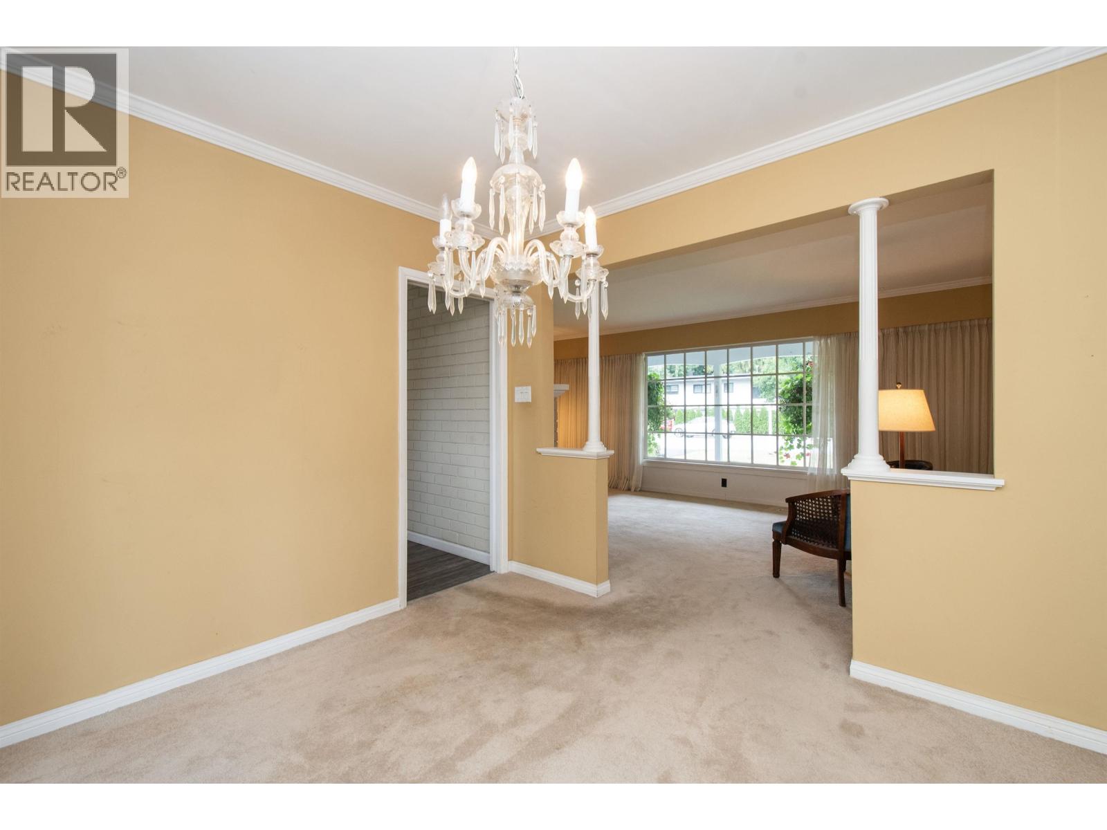 1057 Montroyal Boulevard, North Vancouver, British Columbia  V7R 2H5 - Photo 14 - R3053280