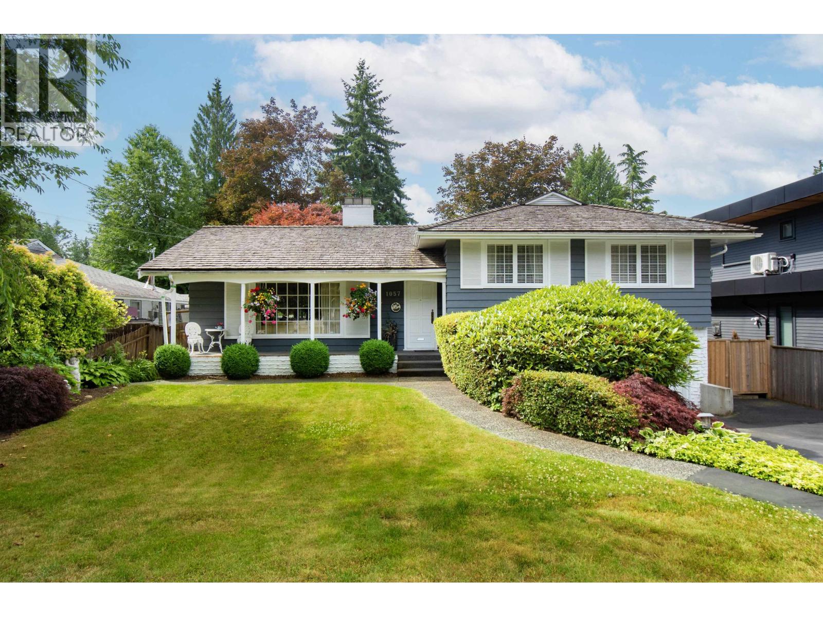 1057 MONTROYAL BOULEVARD, North Vancouver, British Columbia