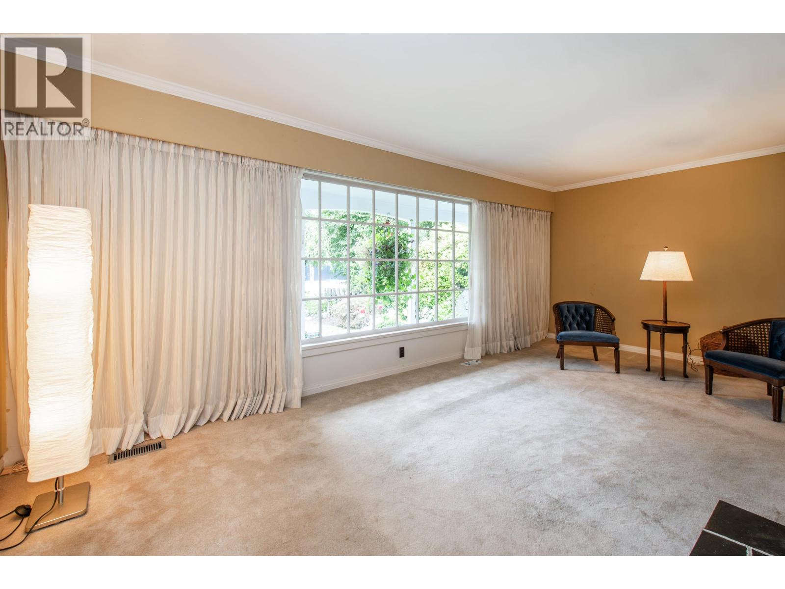 1057 Montroyal Boulevard, North Vancouver, British Columbia  V7R 2H5 - Photo 12 - R3053280