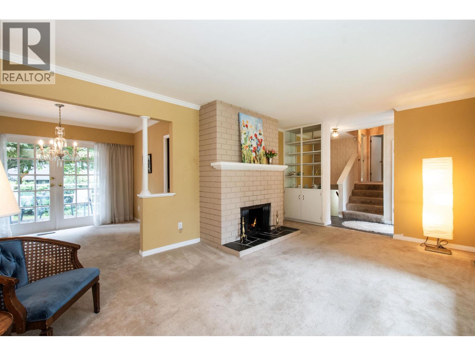 1057 Montroyal Boulevard, North Vancouver, British Columbia  V7R 2H5 - Photo 10 - R3053280