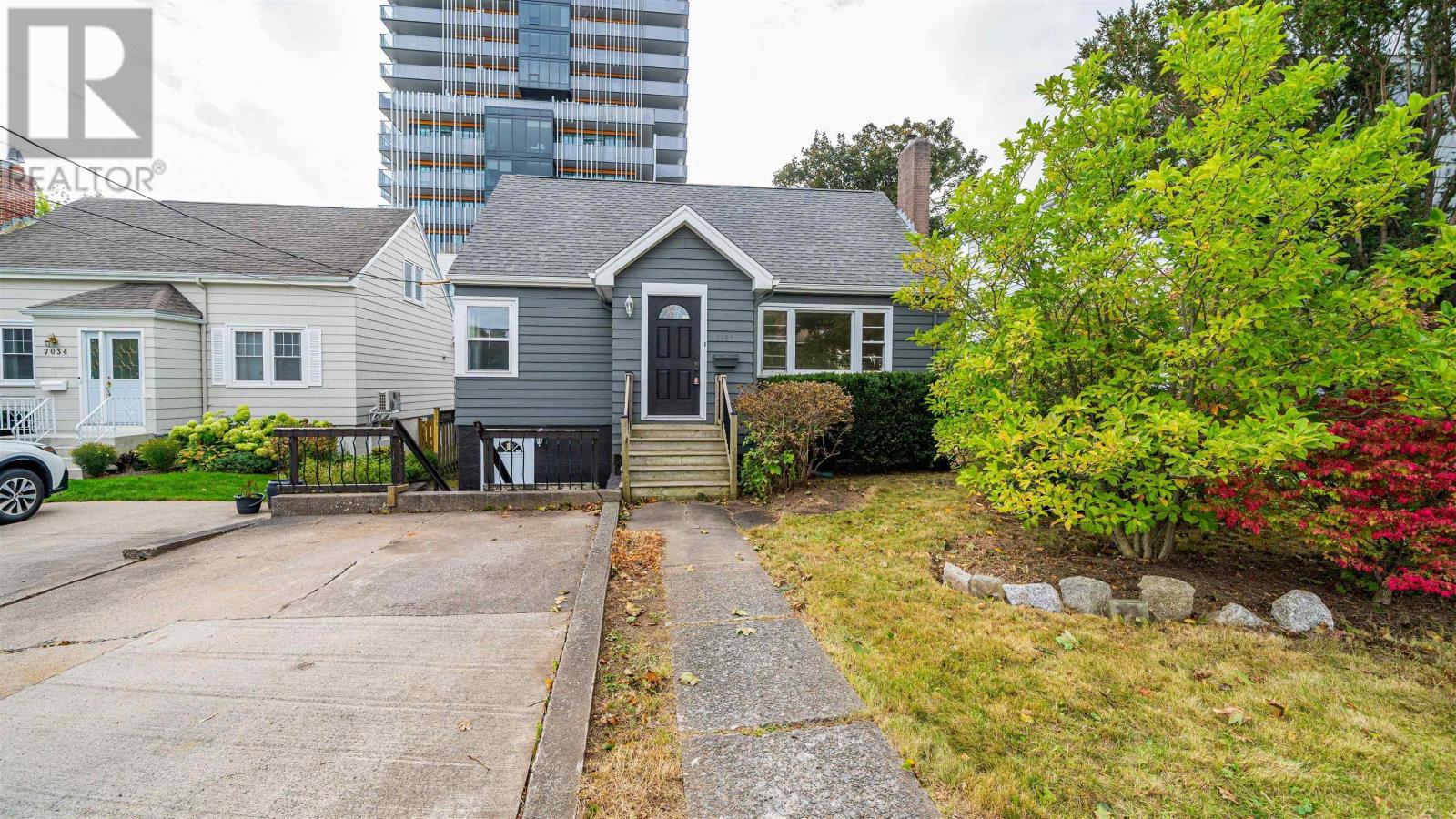 7038 Pearson Drive, Halifax, Nova Scotia  B3L 2K8 - Photo 1 - 202525567