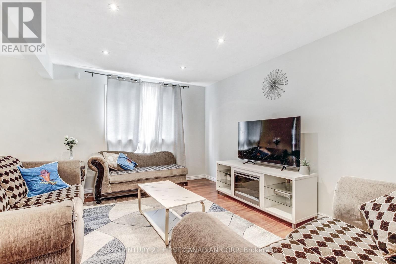 27 Gerald Crescent, London South, Ontario  N5Z 5A3 - Photo 13 - X12456909
