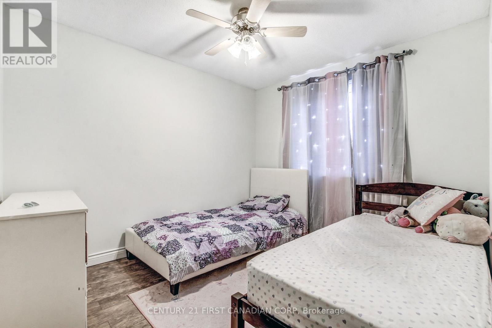 27 Gerald Crescent, London South, Ontario  N5Z 5A3 - Photo 15 - X12456909