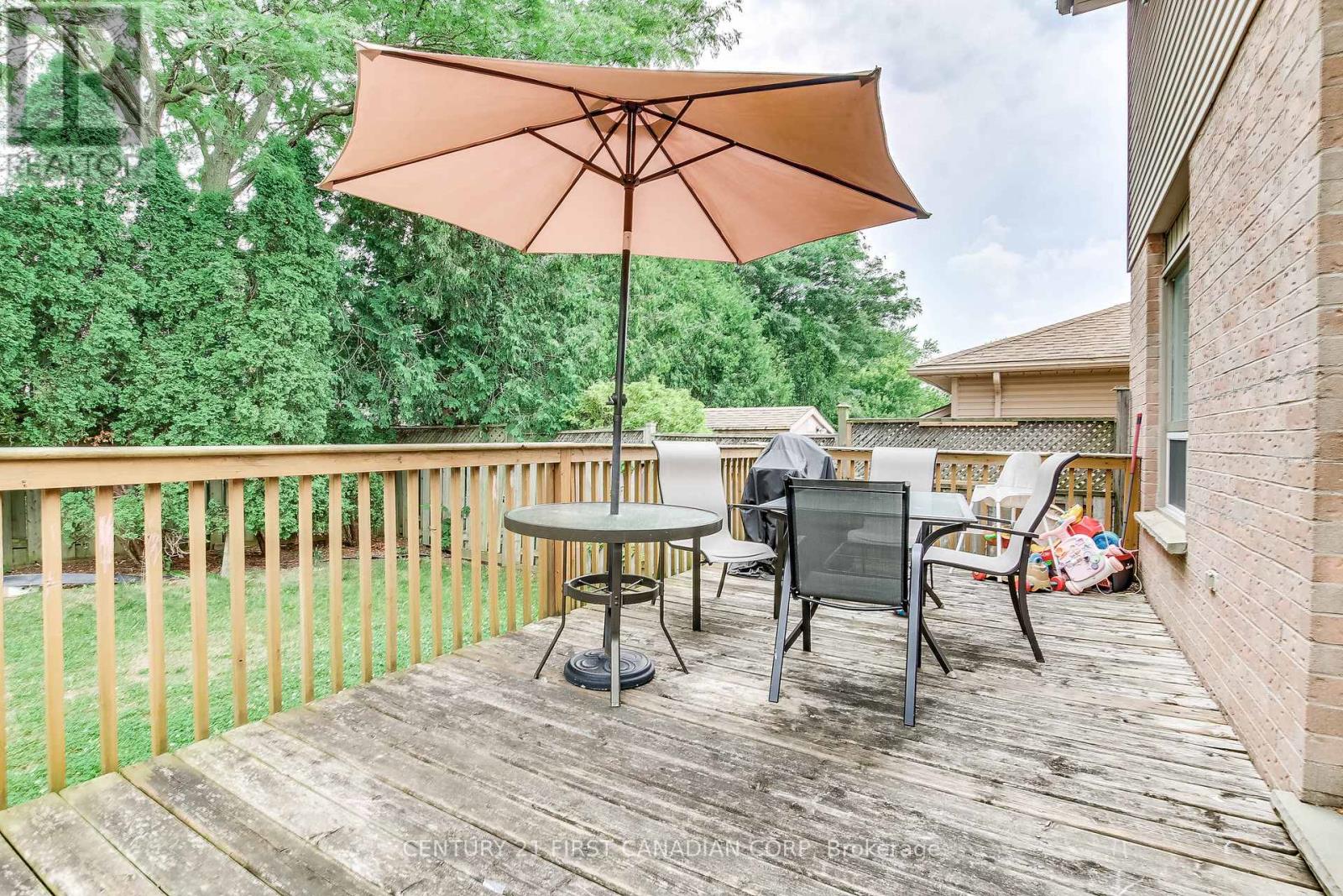 27 Gerald Crescent, London South, Ontario  N5Z 5A3 - Photo 23 - X12456909