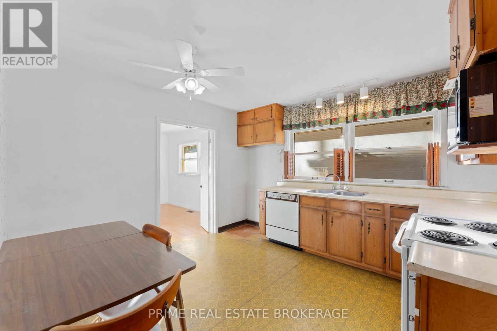 367 Ridout Street, London South, Ontario  N6C 3Z8 - Photo 10 - X12456916