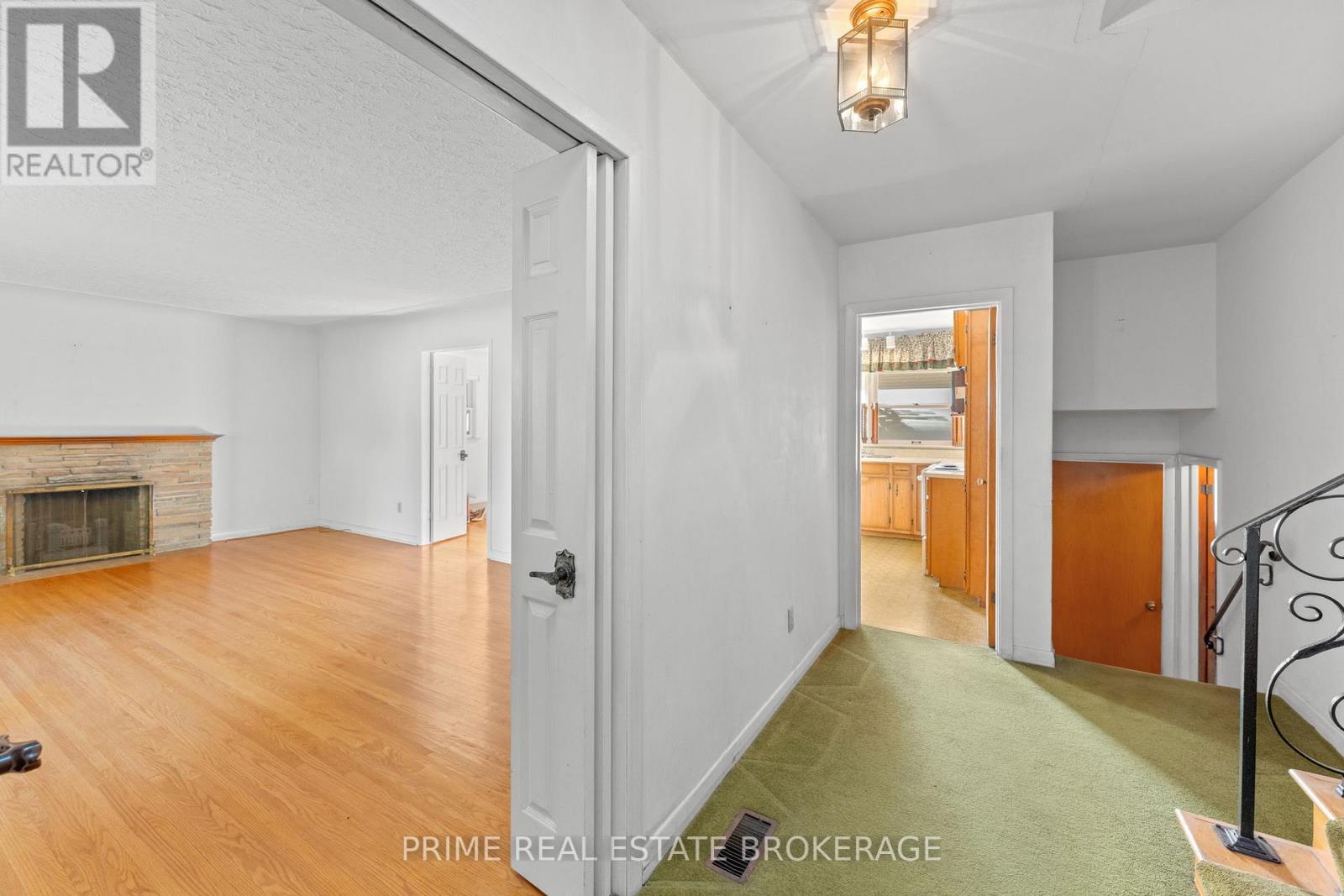 367 Ridout Street, London South, Ontario  N6C 3Z8 - Photo 5 - X12456916