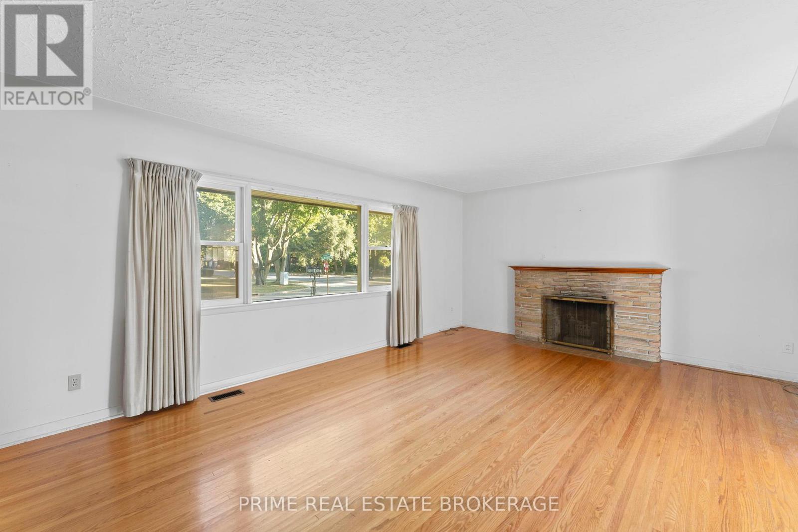 367 Ridout Street, London South, Ontario  N6C 3Z8 - Photo 6 - X12456916