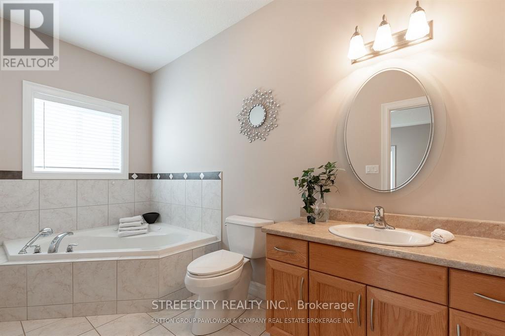 73 Tanoak Drive, London North, Ontario  N6G 5A1 - Photo 7 - X12456925