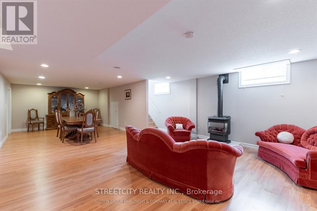 73 Tanoak Drive, London North, Ontario  N6G 5A1 - Photo 8 - X12456925