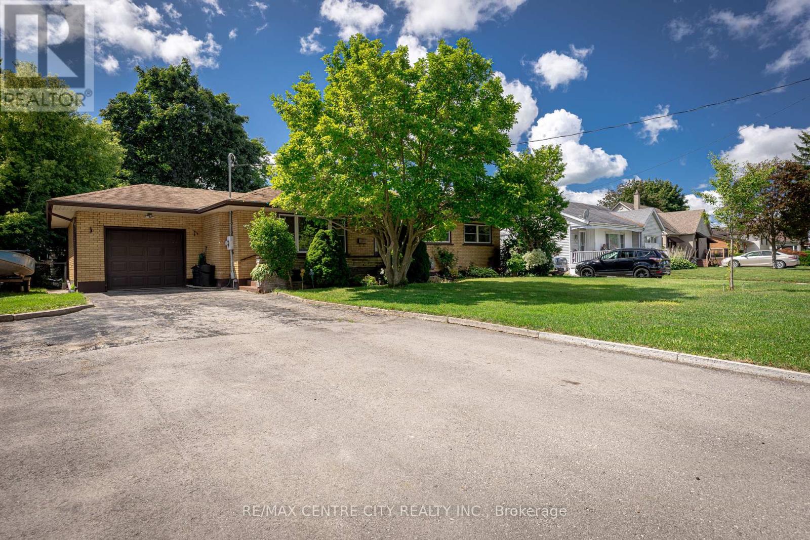 241 Forest Avenue, St. Thomas by Ask Marius Real Estate 241 Forest Avenue, St. Thomas