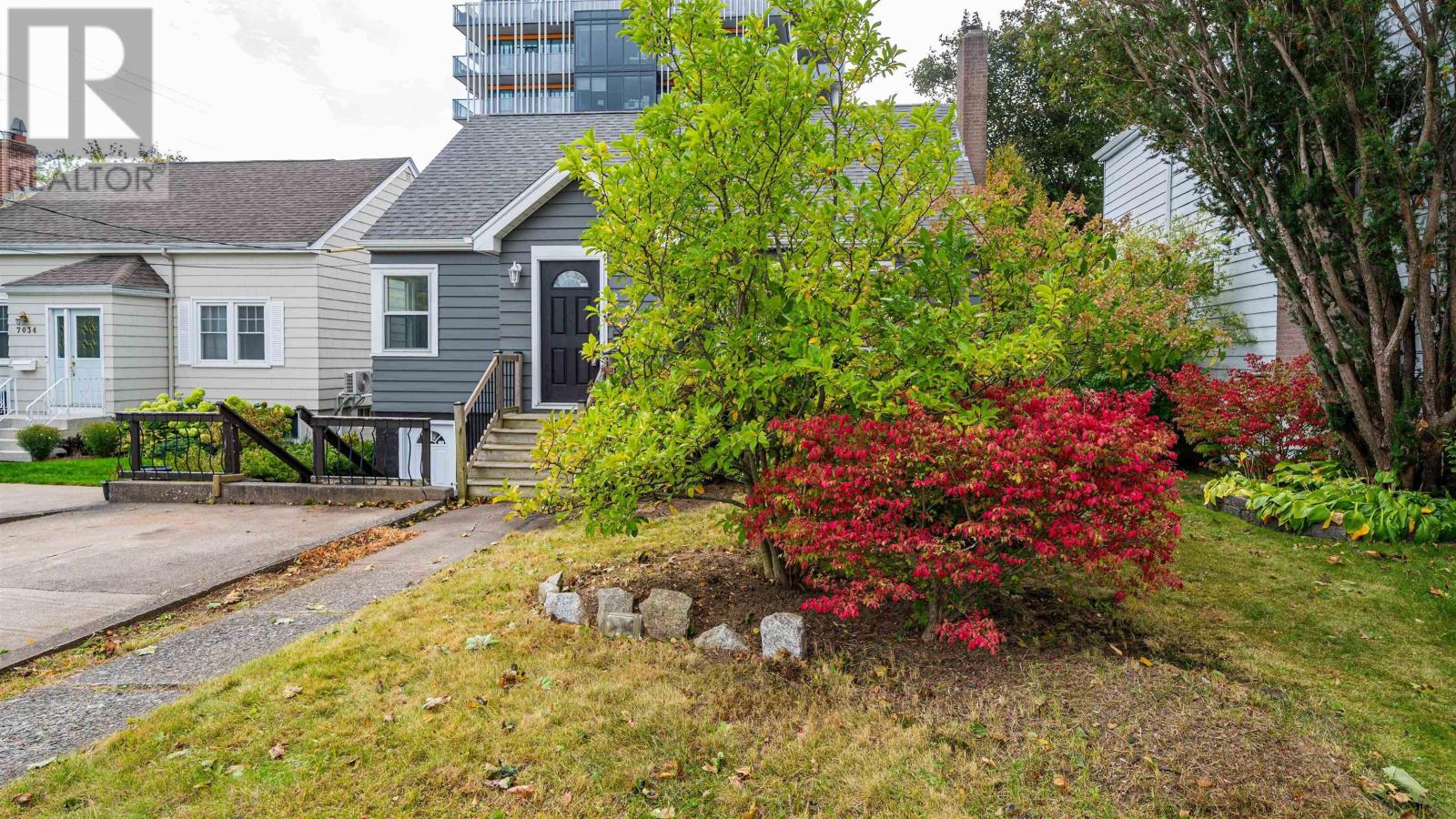 7038 Pearson Drive, Halifax, Nova Scotia  B3L 2K8 - Photo 2 - 202525567