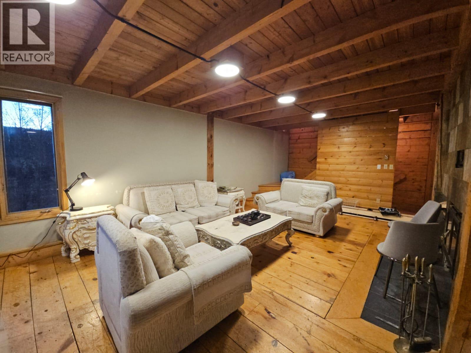 2601 Calliou Road, Chetwynd, British Columbia  V0C 1J0 - Photo 3 - 10365424