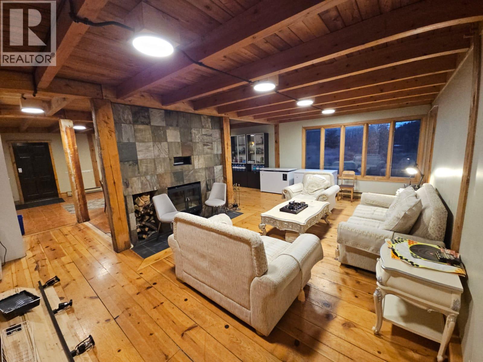 2601 Calliou Road, Chetwynd, British Columbia  V0C 1J0 - Photo 4 - 10365424