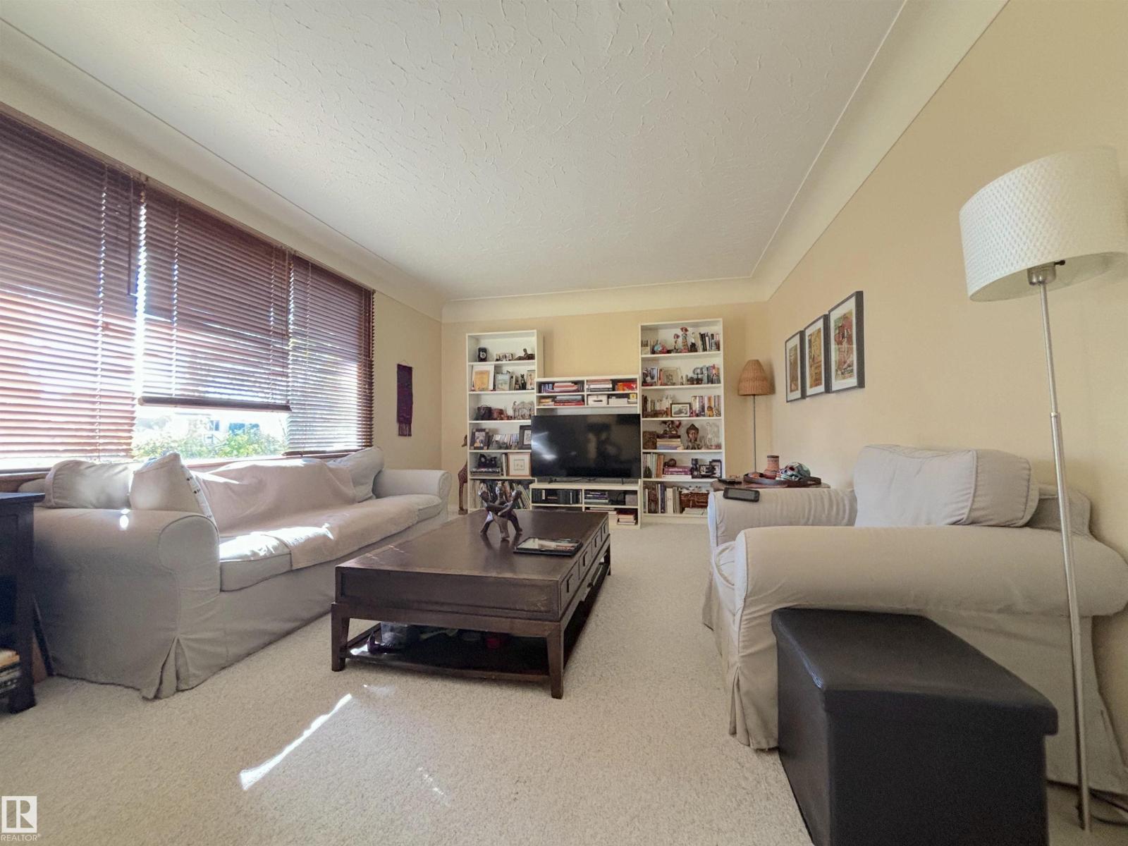 8516 64 Av Nw, Edmonton, Alberta  T6E 0M7 - Photo 2 - E4461691