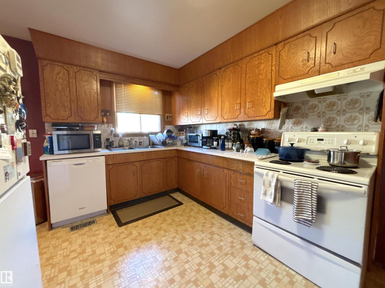 8516 64 Av Nw, Edmonton, Alberta  T6E 0M7 - Photo 4 - E4461691