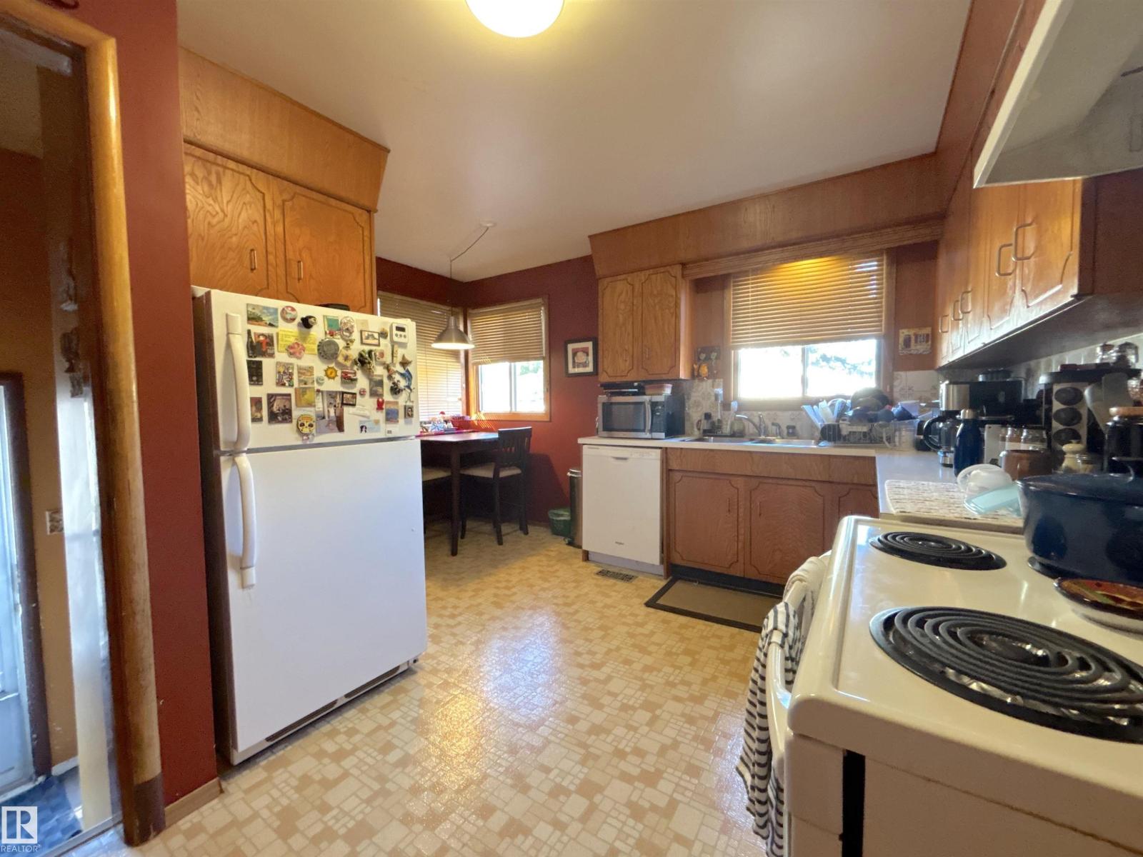 8516 64 Av Nw, Edmonton, Alberta  T6E 0M7 - Photo 5 - E4461691