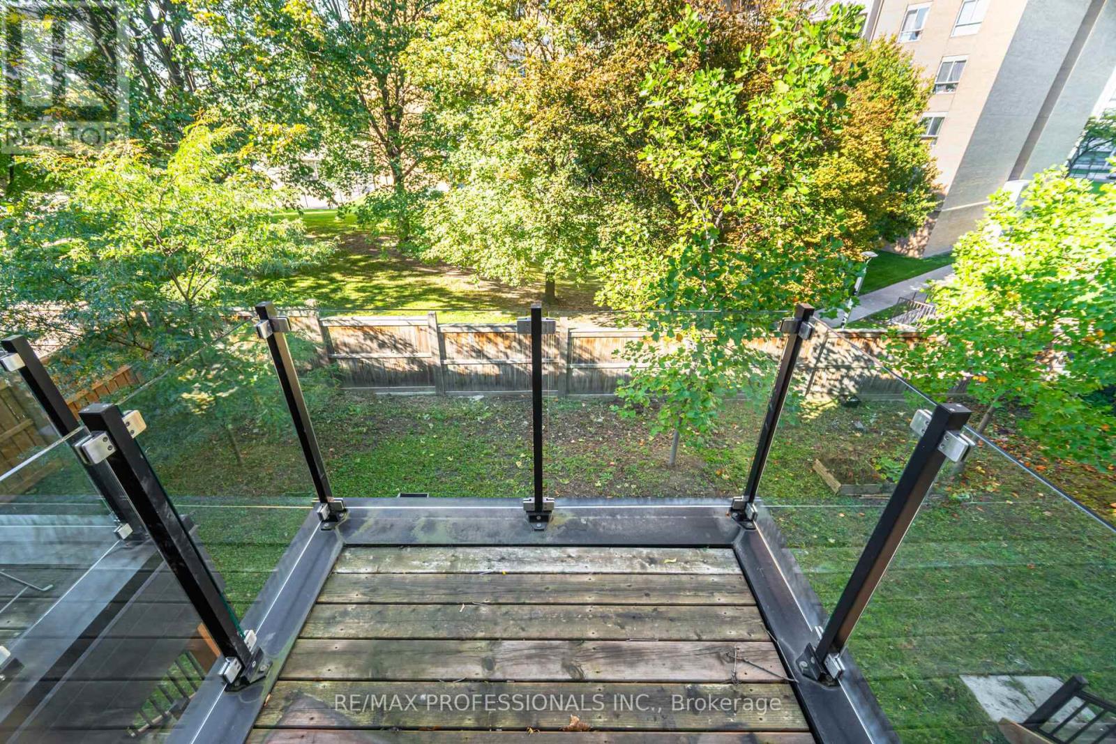 22 Pony Farm Drive, Toronto, Ontario  M9R 0B3 - Photo 14 - W12456769