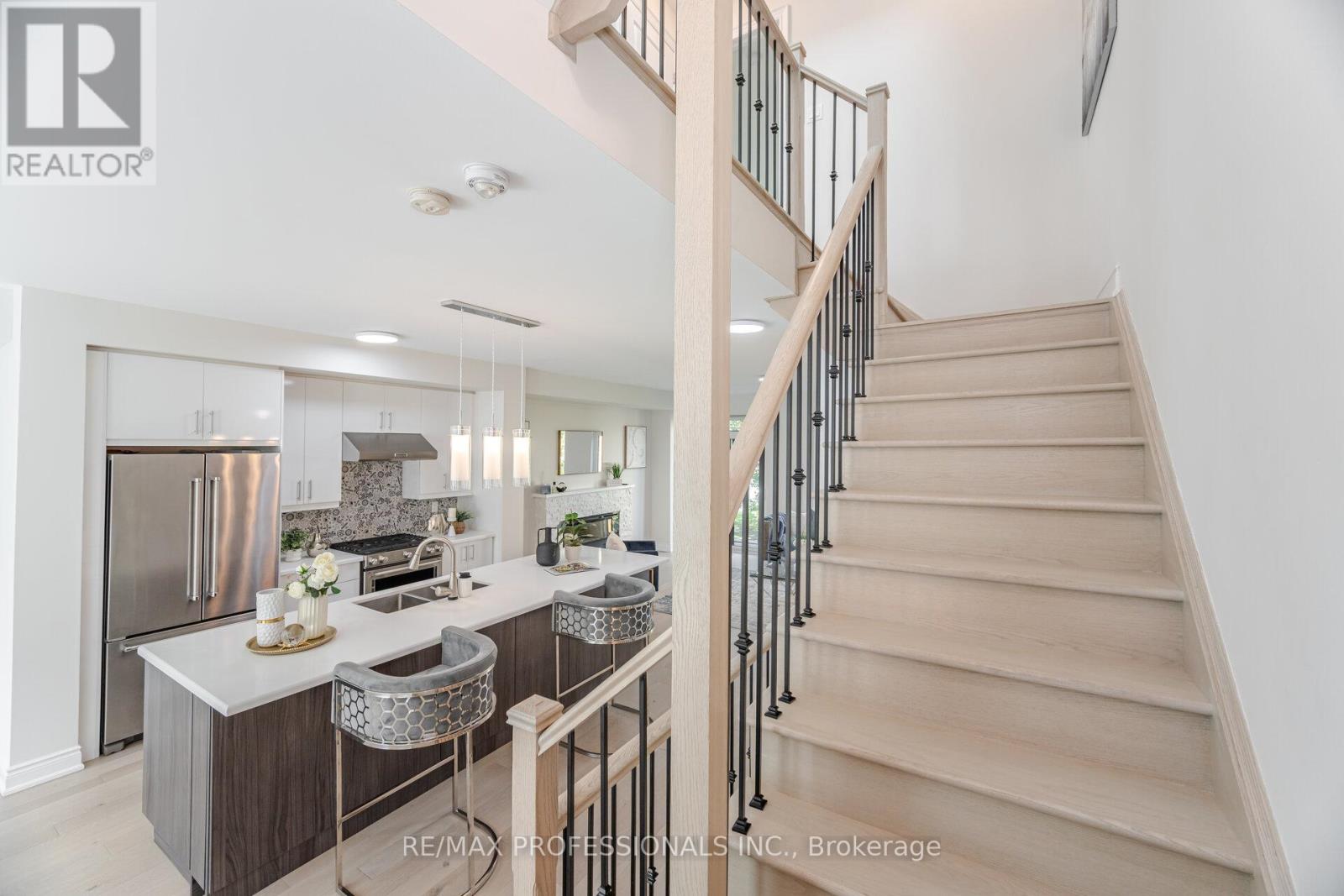 22 Pony Farm Drive, Toronto, Ontario  M9R 0B3 - Photo 17 - W12456769