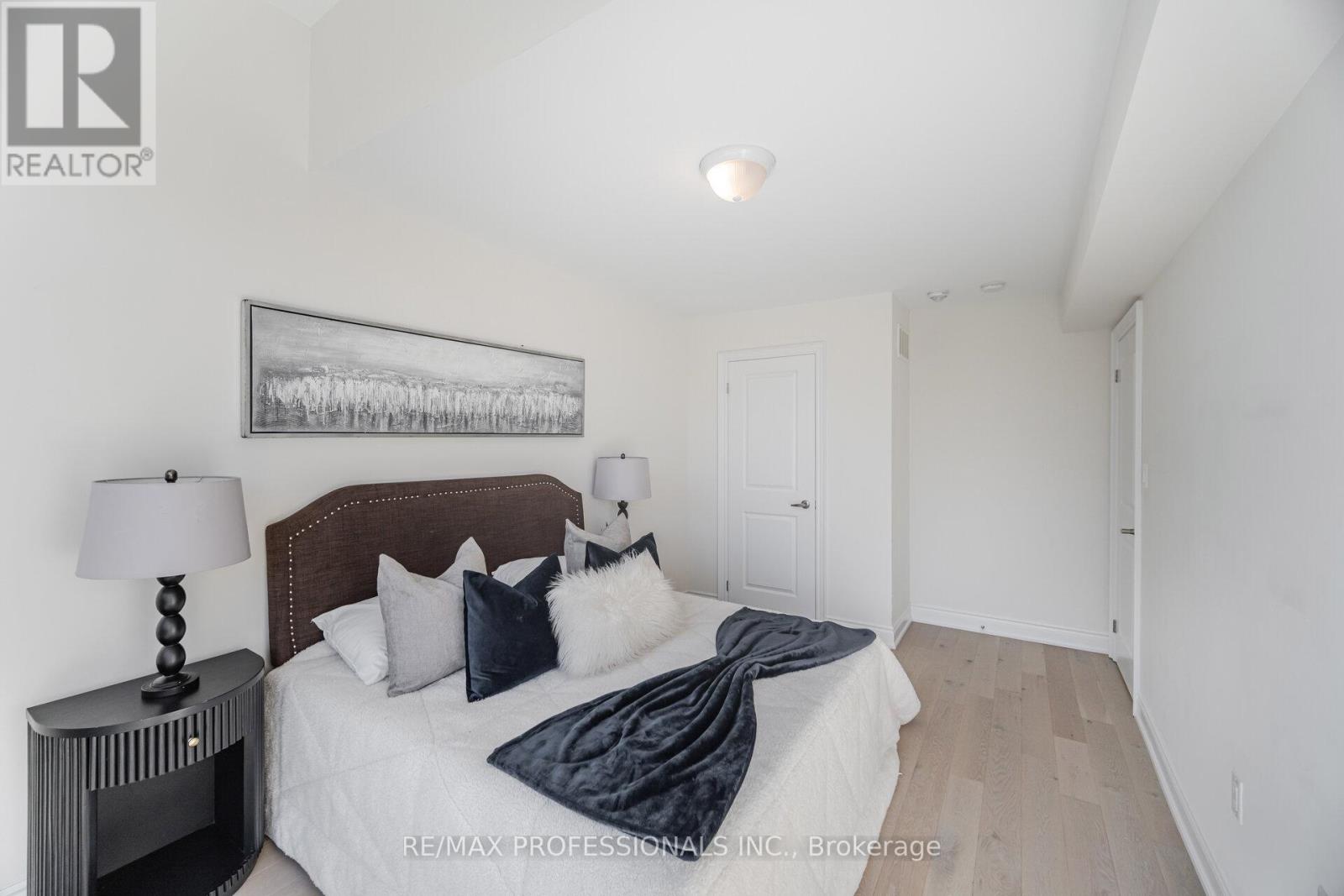 22 Pony Farm Drive, Toronto, Ontario  M9R 0B3 - Photo 23 - W12456769