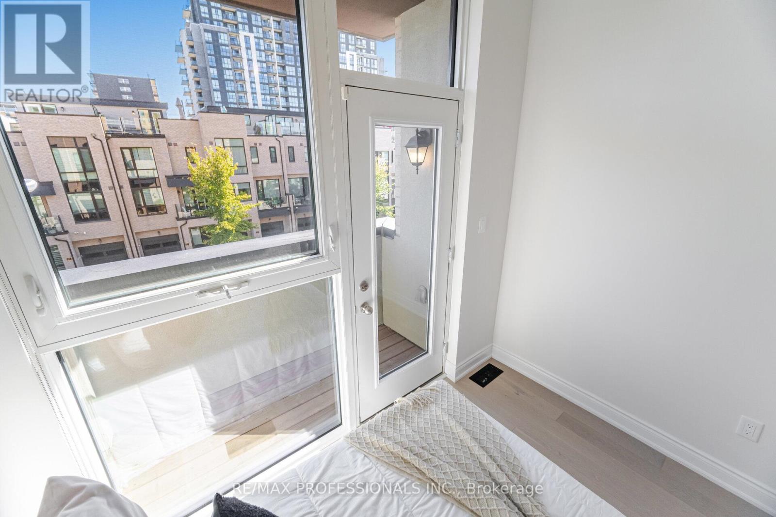 22 Pony Farm Drive, Toronto, Ontario  M9R 0B3 - Photo 26 - W12456769
