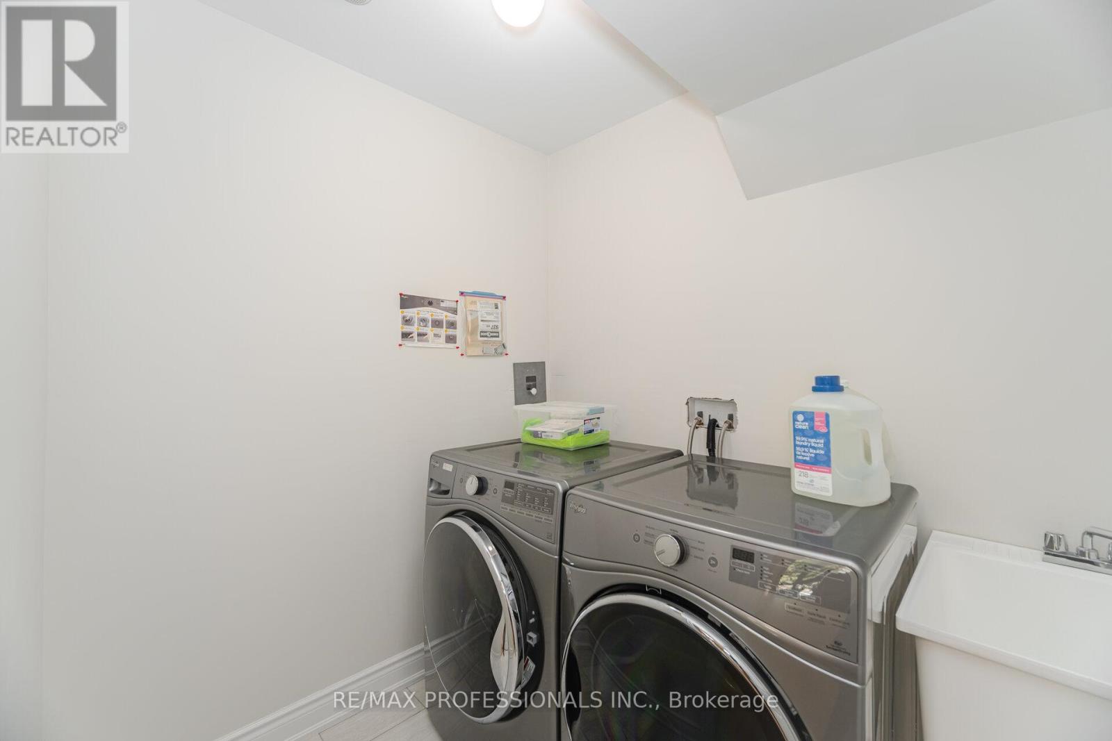 22 Pony Farm Drive, Toronto, Ontario  M9R 0B3 - Photo 34 - W12456769