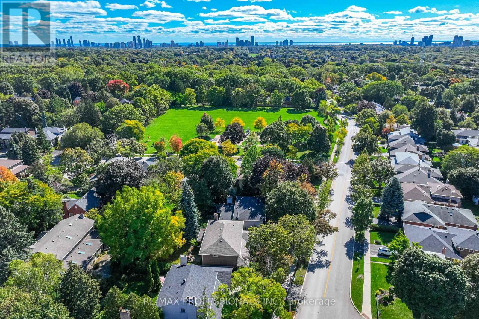 22 Pony Farm Drive, Toronto, Ontario  M9R 0B3 - Photo 39 - W12456769