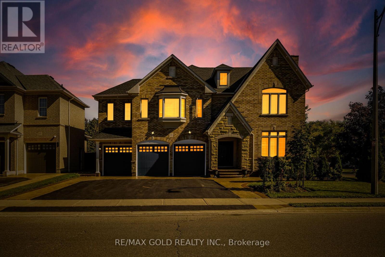 19 Eiffel Boulevard N, Brampton, Ontario  L6P 1V9 - Photo 3 - W12456771