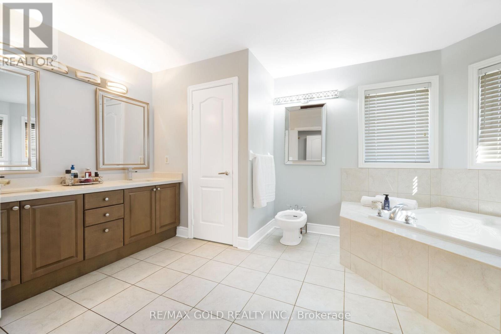 19 Eiffel Boulevard N, Brampton, Ontario  L6P 1V9 - Photo 30 - W12456771