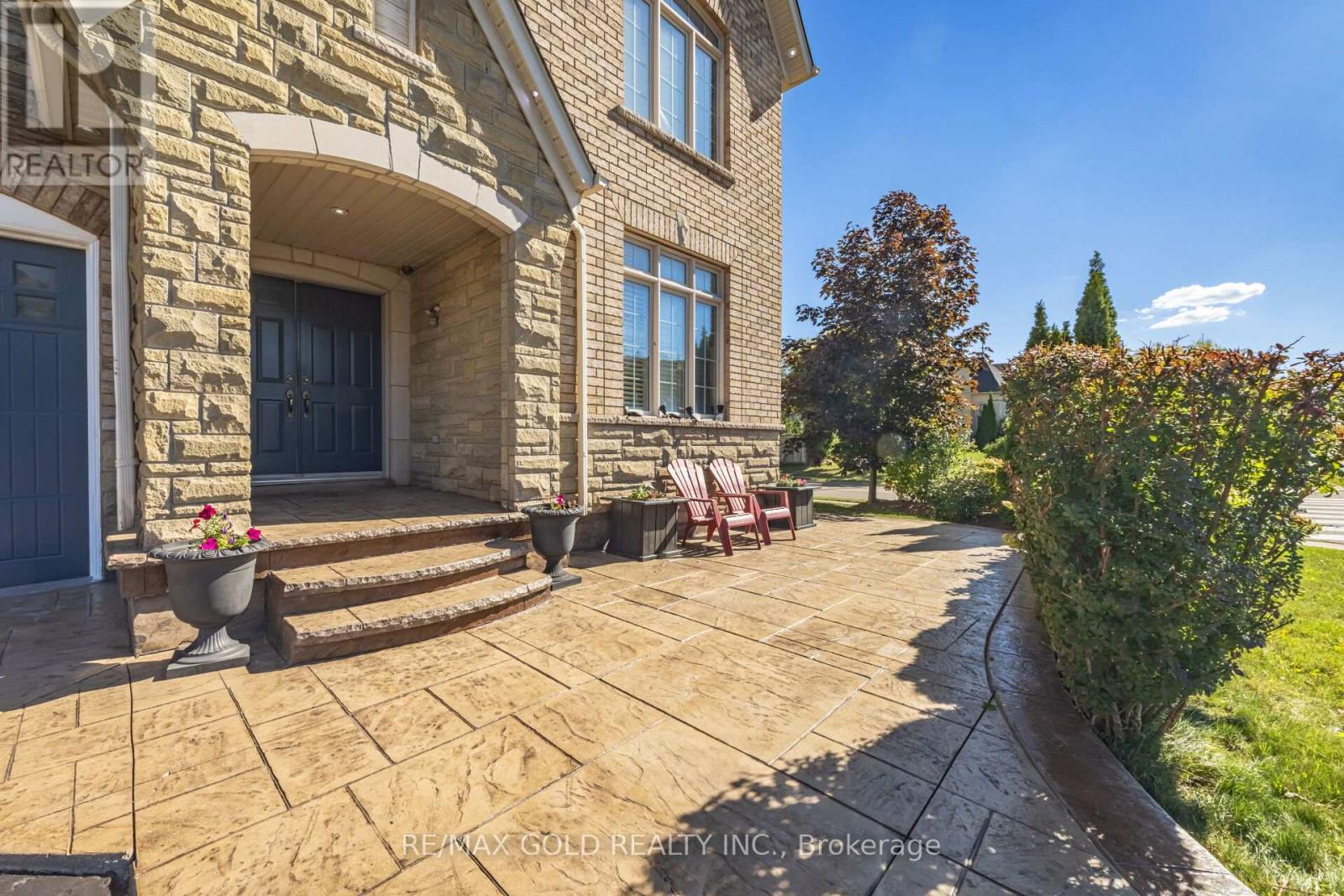 19 Eiffel Boulevard N, Brampton, Ontario  L6P 1V9 - Photo 5 - W12456771