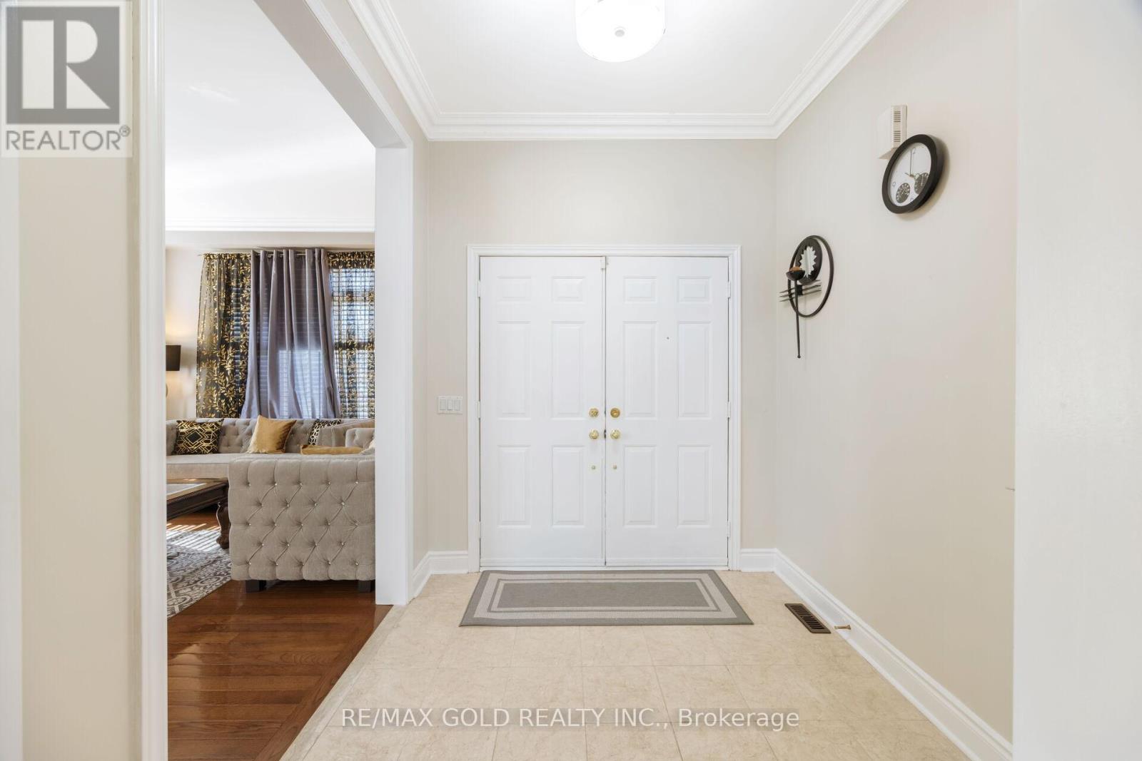 19 Eiffel Boulevard N, Brampton, Ontario  L6P 1V9 - Photo 6 - W12456771
