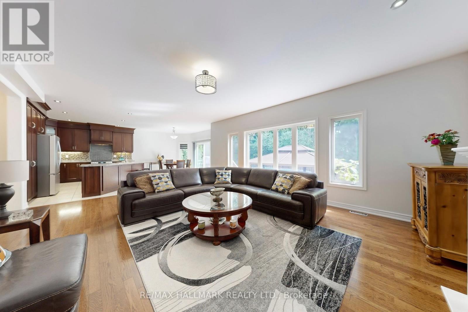 33 Borland Crescent, Caledon, Ontario  L7C 3M4 - Photo 11 - W12456776