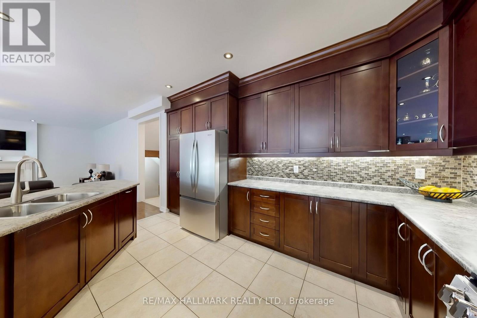 33 Borland Crescent, Caledon, Ontario  L7C 3M4 - Photo 15 - W12456776