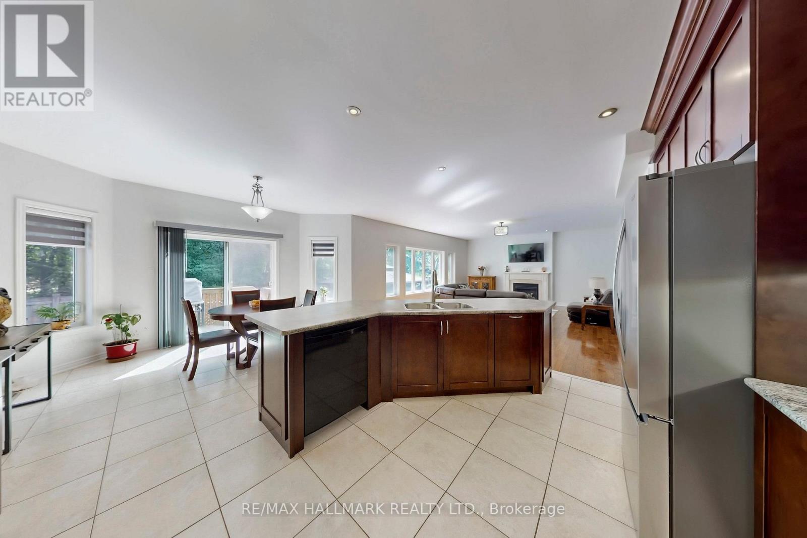 33 Borland Crescent, Caledon, Ontario  L7C 3M4 - Photo 16 - W12456776