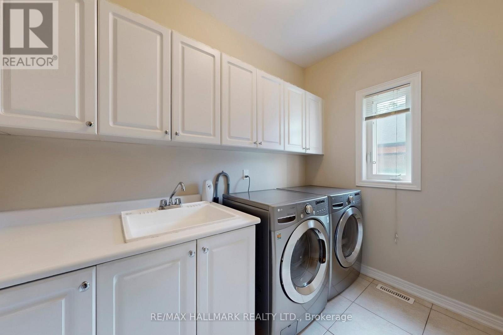 33 Borland Crescent, Caledon, Ontario  L7C 3M4 - Photo 24 - W12456776