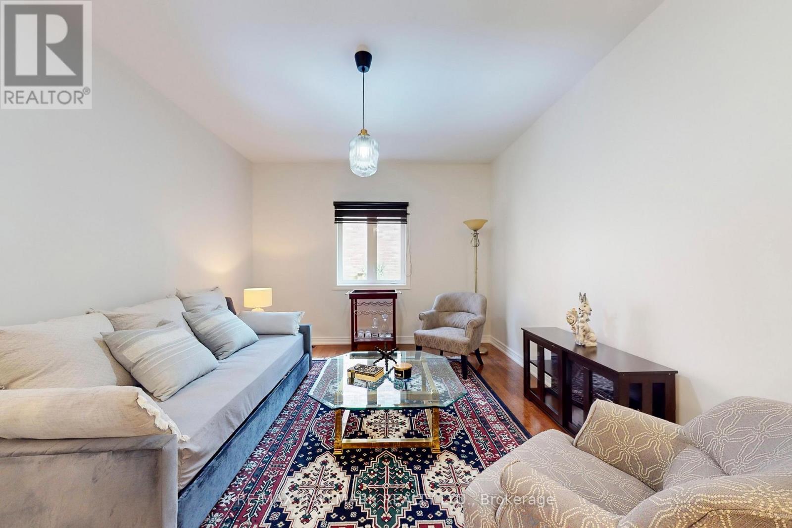 33 Borland Crescent, Caledon, Ontario  L7C 3M4 - Photo 6 - W12456776