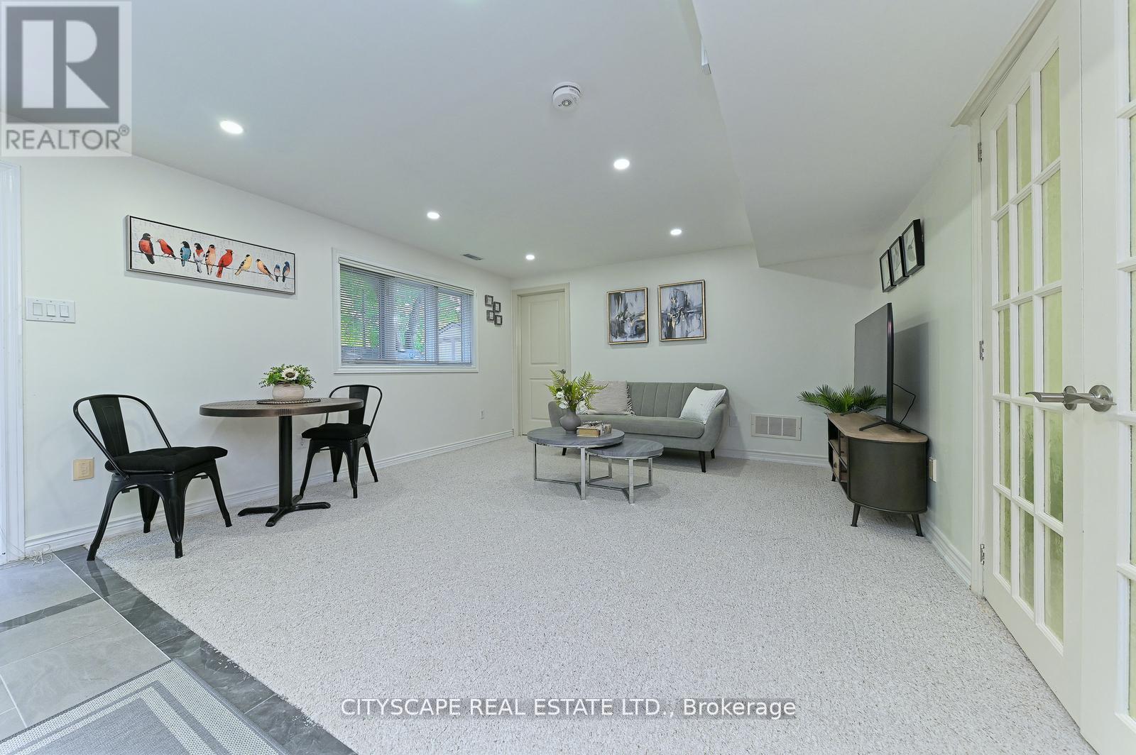 354 Plains Road W, Burlington, Ontario  L7T 1G5 - Photo 13 - W12456797