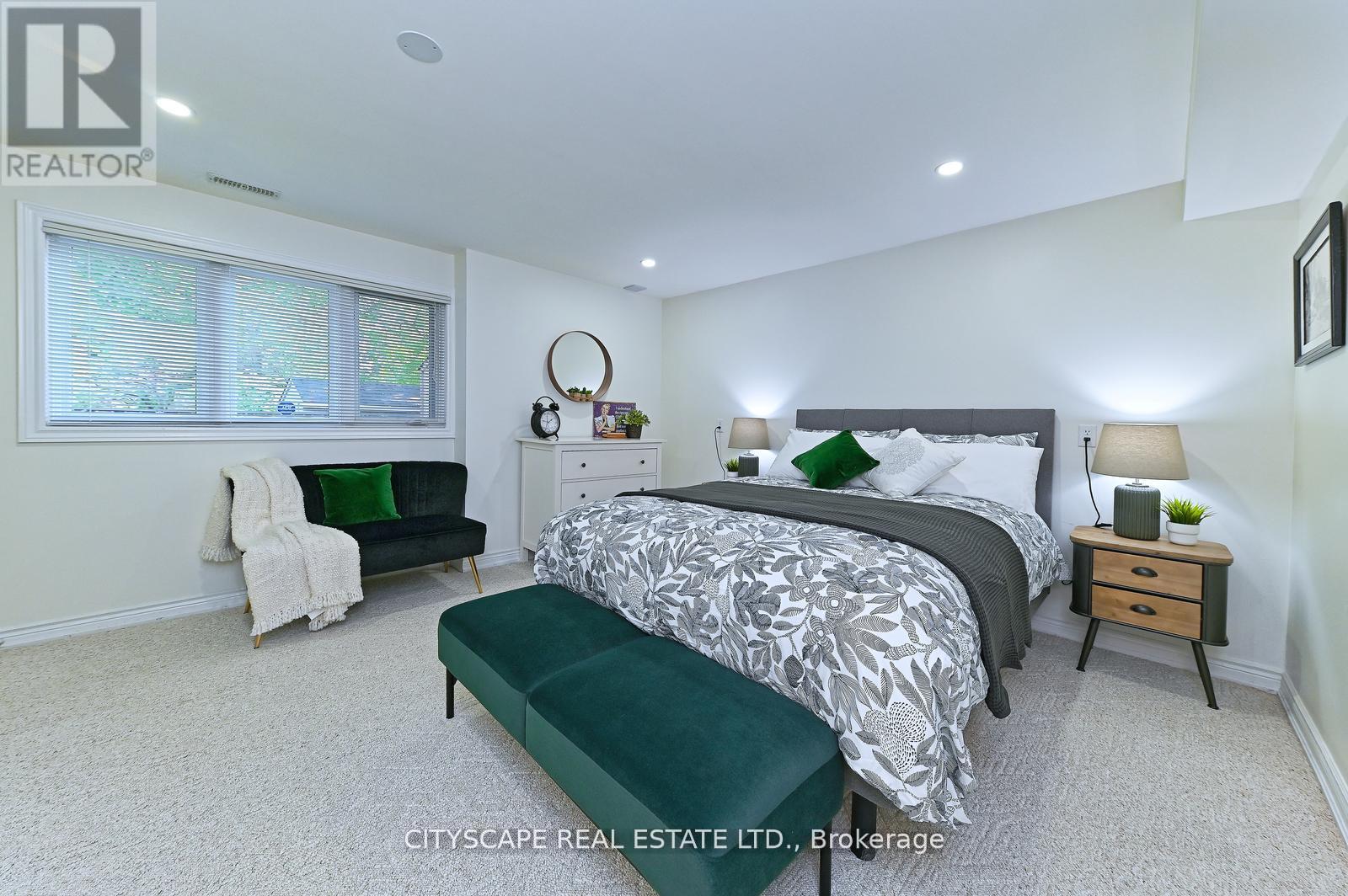 354 Plains Road W, Burlington, Ontario  L7T 1G5 - Photo 15 - W12456797