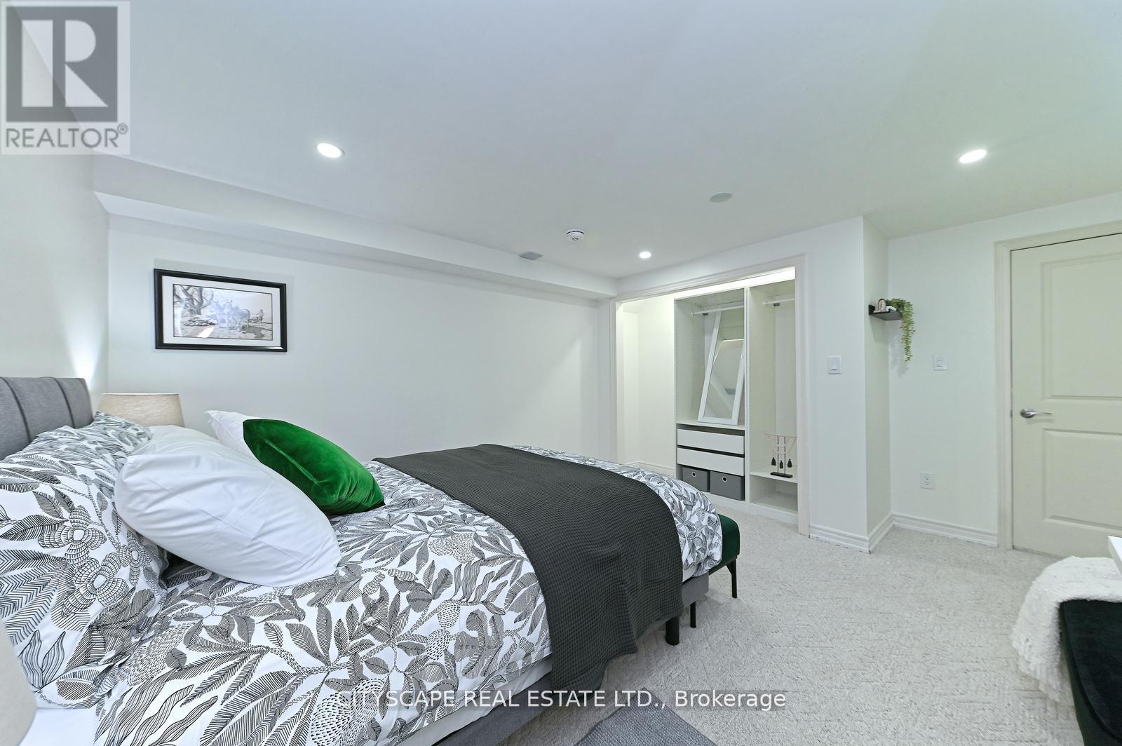354 Plains Road W, Burlington, Ontario  L7T 1G5 - Photo 17 - W12456797