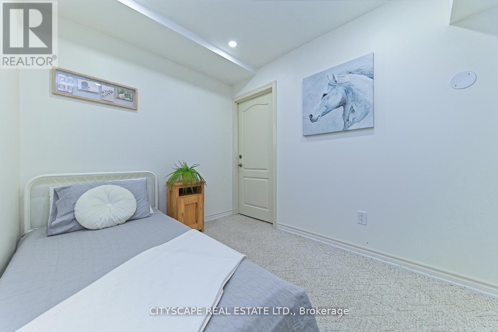 354 Plains Road W, Burlington, Ontario  L7T 1G5 - Photo 20 - W12456797